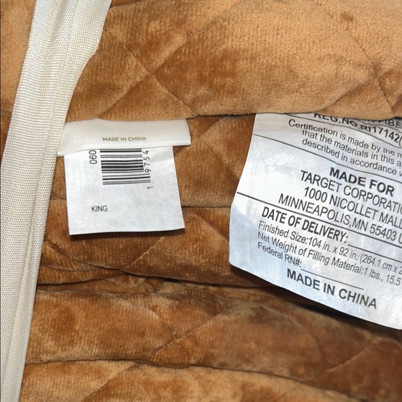 Threshold King Luxe Diamond Stitch Velvet Quilt. Camel - Picture 5 of 9
